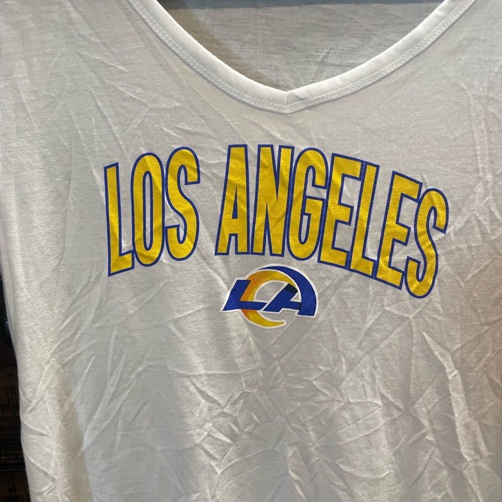 NWT—-NFL Team Apparel White Tee